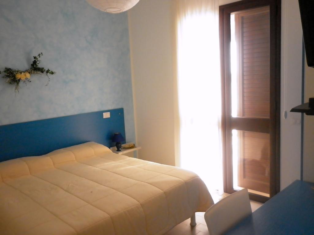 Villa Al Mare Guest House Tre Fontane Room photo